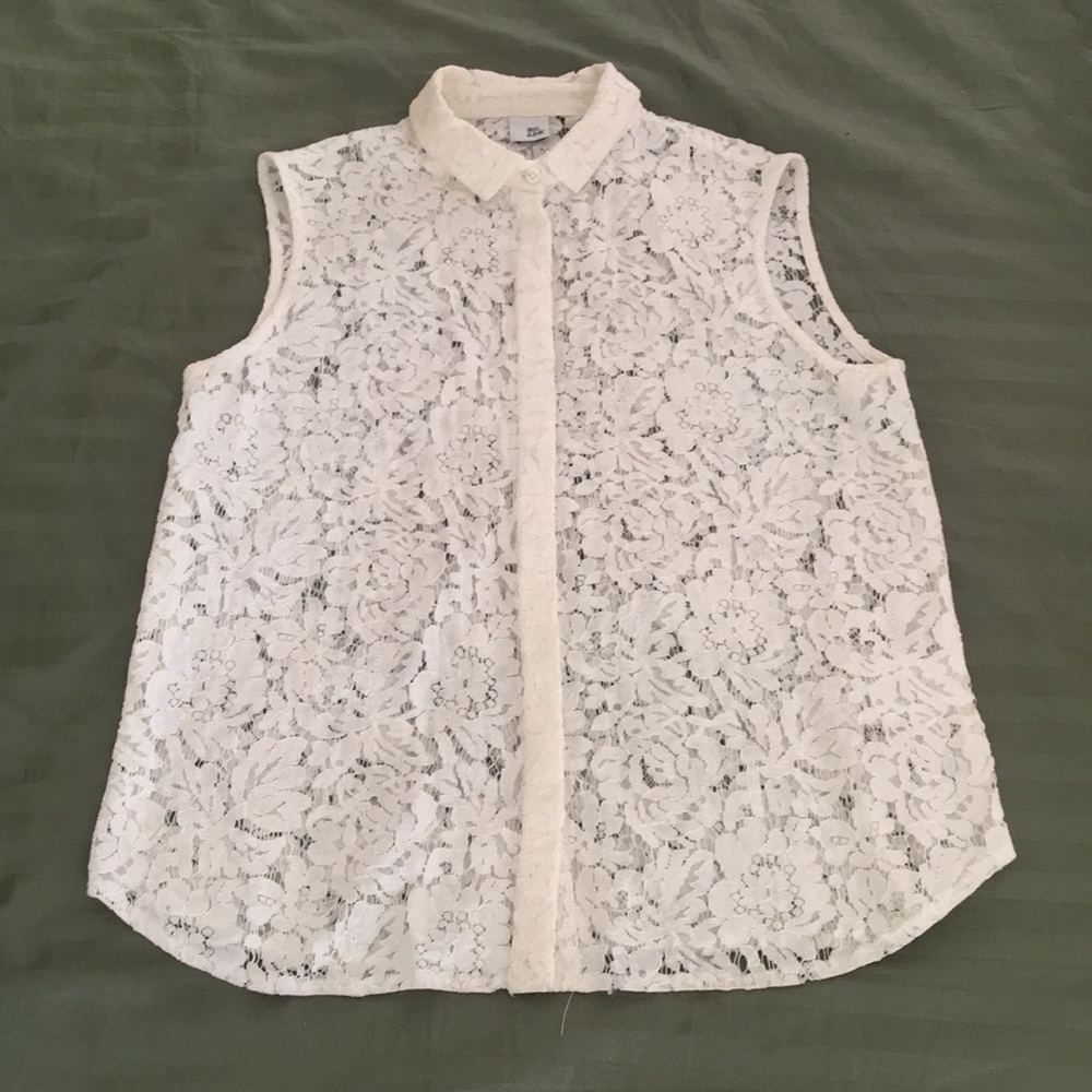 Lace Button-down Sleeveless Top